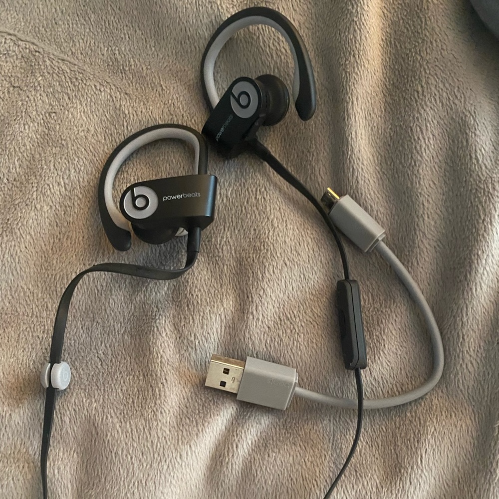 Bluetooth Beats Headphones (w/ charger and case)